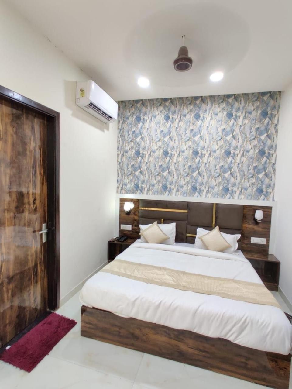 Hotel Gs Amritsar 200 Mtr From Golden Temple Exterior photo